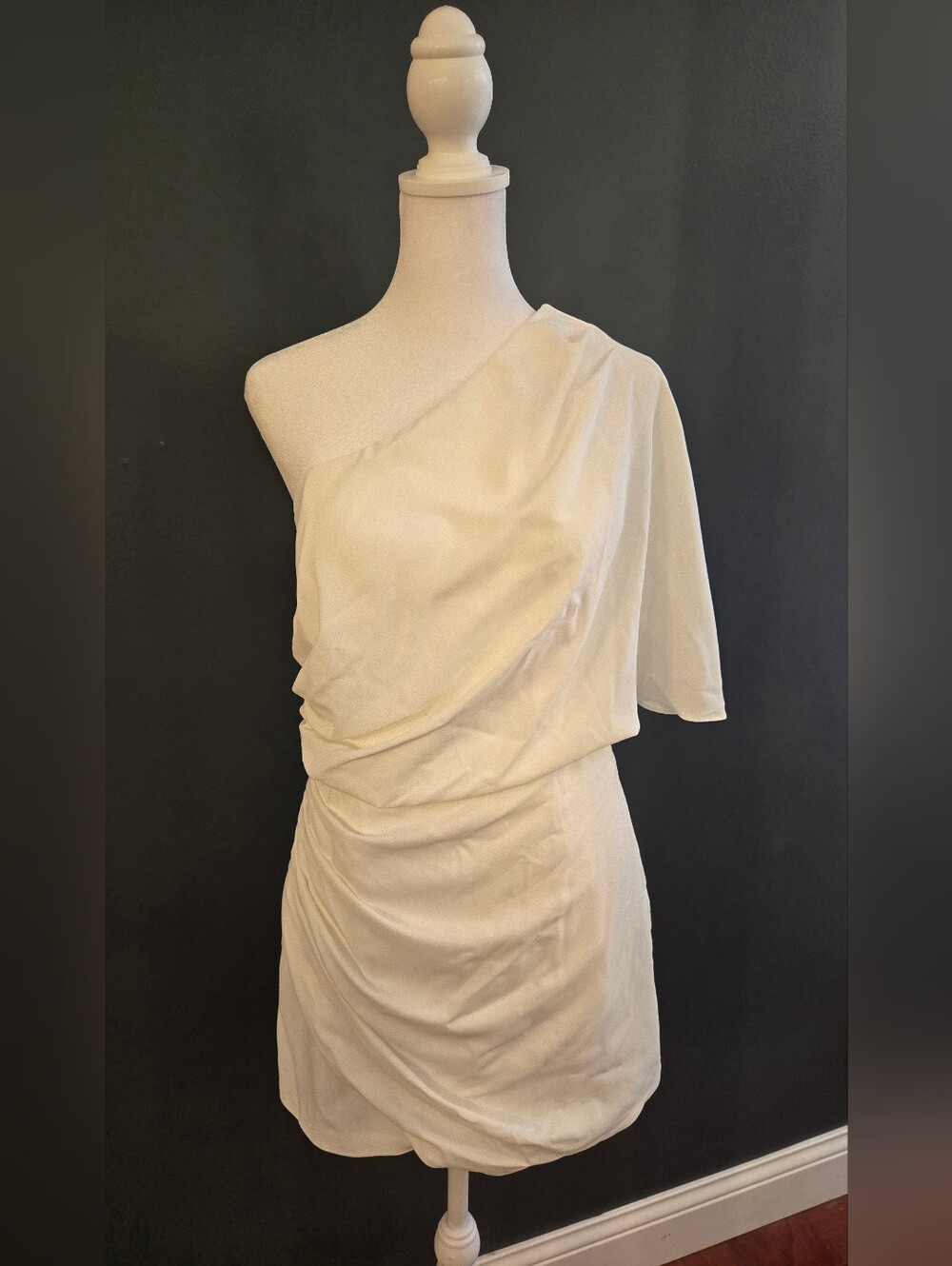 NWT Selfie Leslie One-Shoulder White Dress